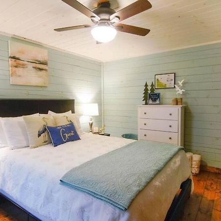 Charming Lakeview Cabin Near Geneva-On-The-Lake! 애슈터뷸라 외부 사진