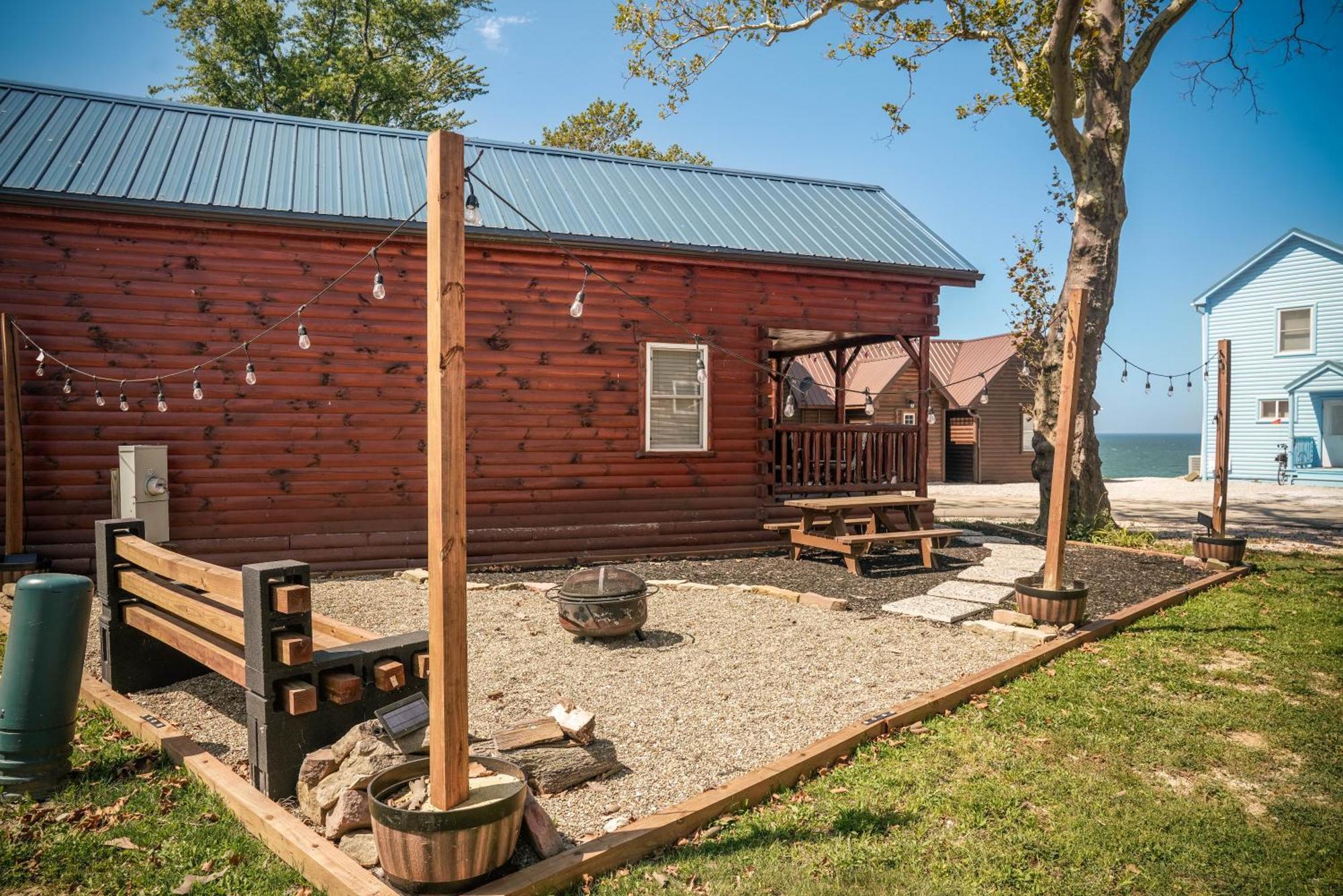 Charming Lakeview Cabin Near Geneva-On-The-Lake! 애슈터뷸라 외부 사진
