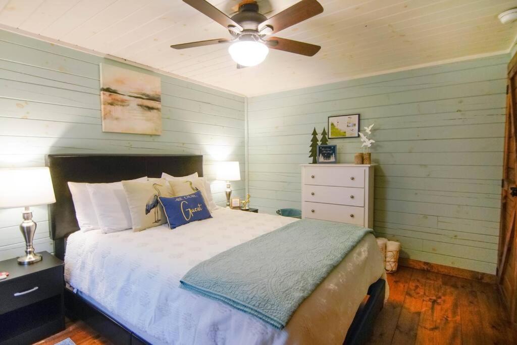 Charming Lakeview Cabin Near Geneva-On-The-Lake! 애슈터뷸라 외부 사진