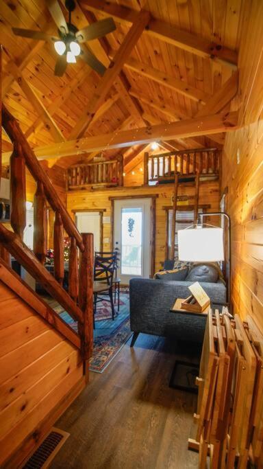 Charming Lakeview Cabin Near Geneva-On-The-Lake! 애슈터뷸라 외부 사진