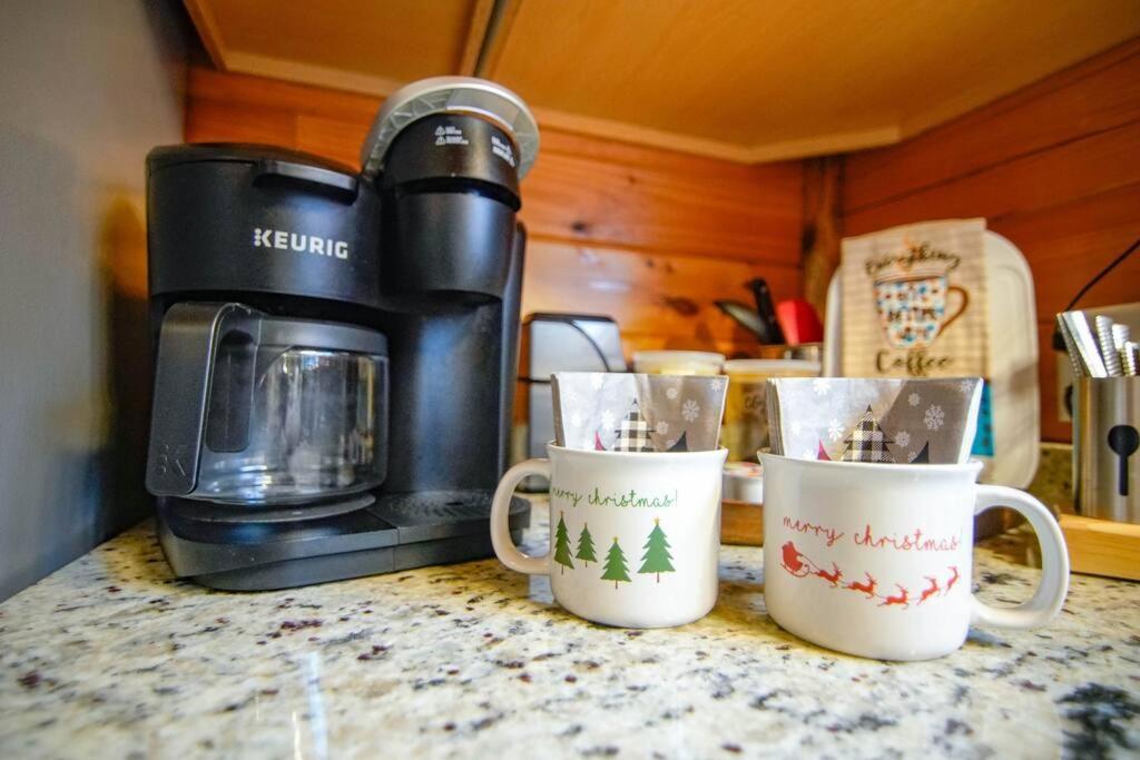 Charming Lakeview Cabin Near Geneva-On-The-Lake! 애슈터뷸라 외부 사진