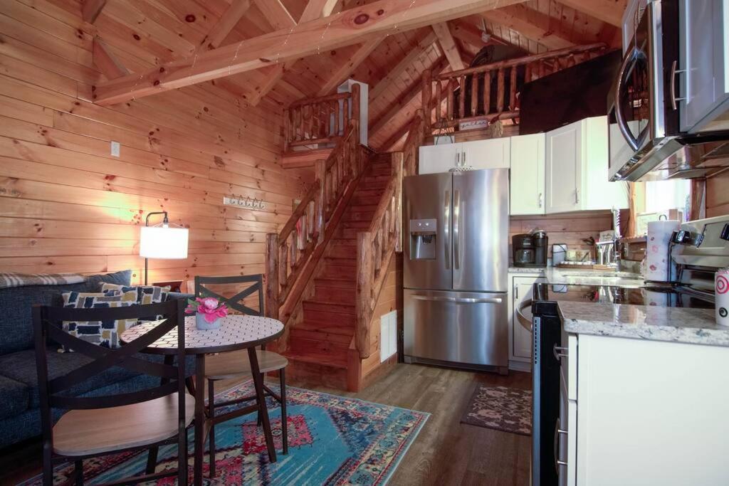 Charming Lakeview Cabin Near Geneva-On-The-Lake! 애슈터뷸라 외부 사진