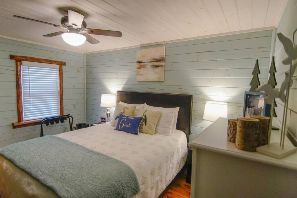 Charming Lakeview Cabin Near Geneva-On-The-Lake! 애슈터뷸라 외부 사진