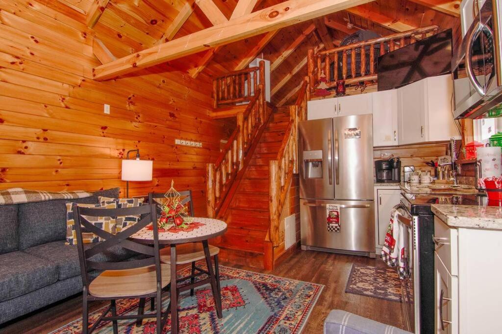 Charming Lakeview Cabin Near Geneva-On-The-Lake! 애슈터뷸라 외부 사진