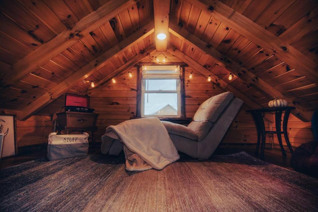 Charming Lakeview Cabin Near Geneva-On-The-Lake! 애슈터뷸라 외부 사진